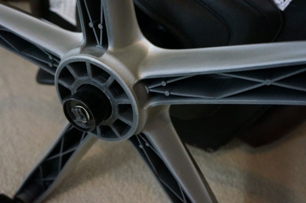 La-Z-Boy-45776-Cantania-plastic-legs