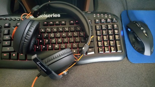 Bon-Venu-Wings-of-Angel-Headphones-on-display