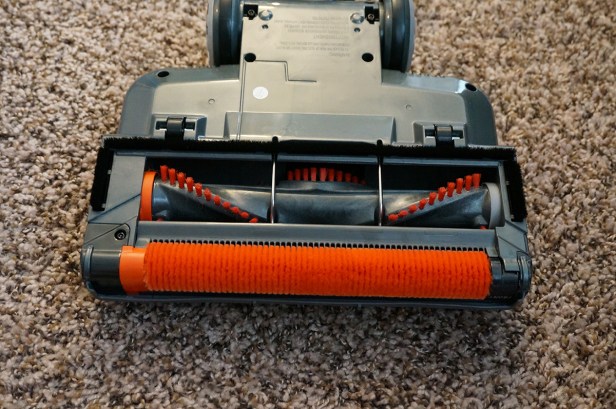 Shark-DuoClean-Ultralight-Vacuum-HV382-brush-roller