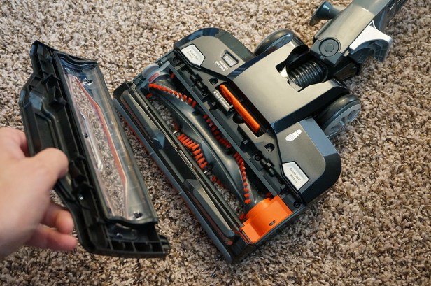 Shark-DuoClean-Ultralight-Vacuum-HV382-roller-access