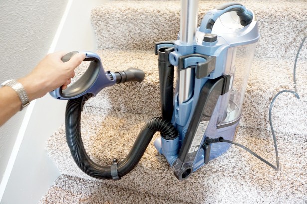 SharkNinja-Vacuum-Shark-Rotator-NV642-Stair-Cleaning