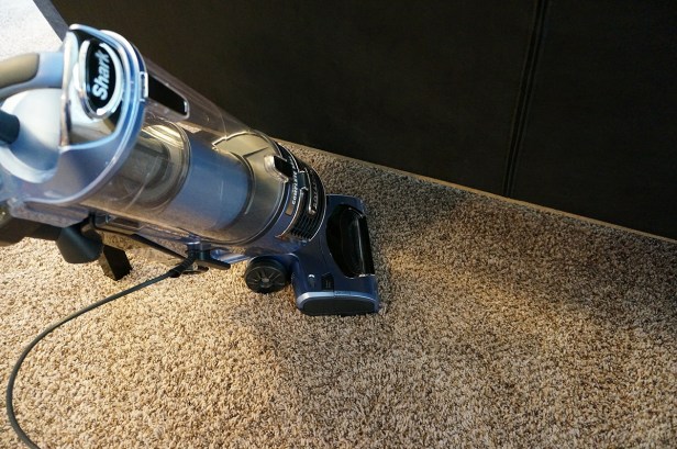 SharkNinja-Vacuum-Shark-Rotator-NV642-Tilt-Cleaning-Under